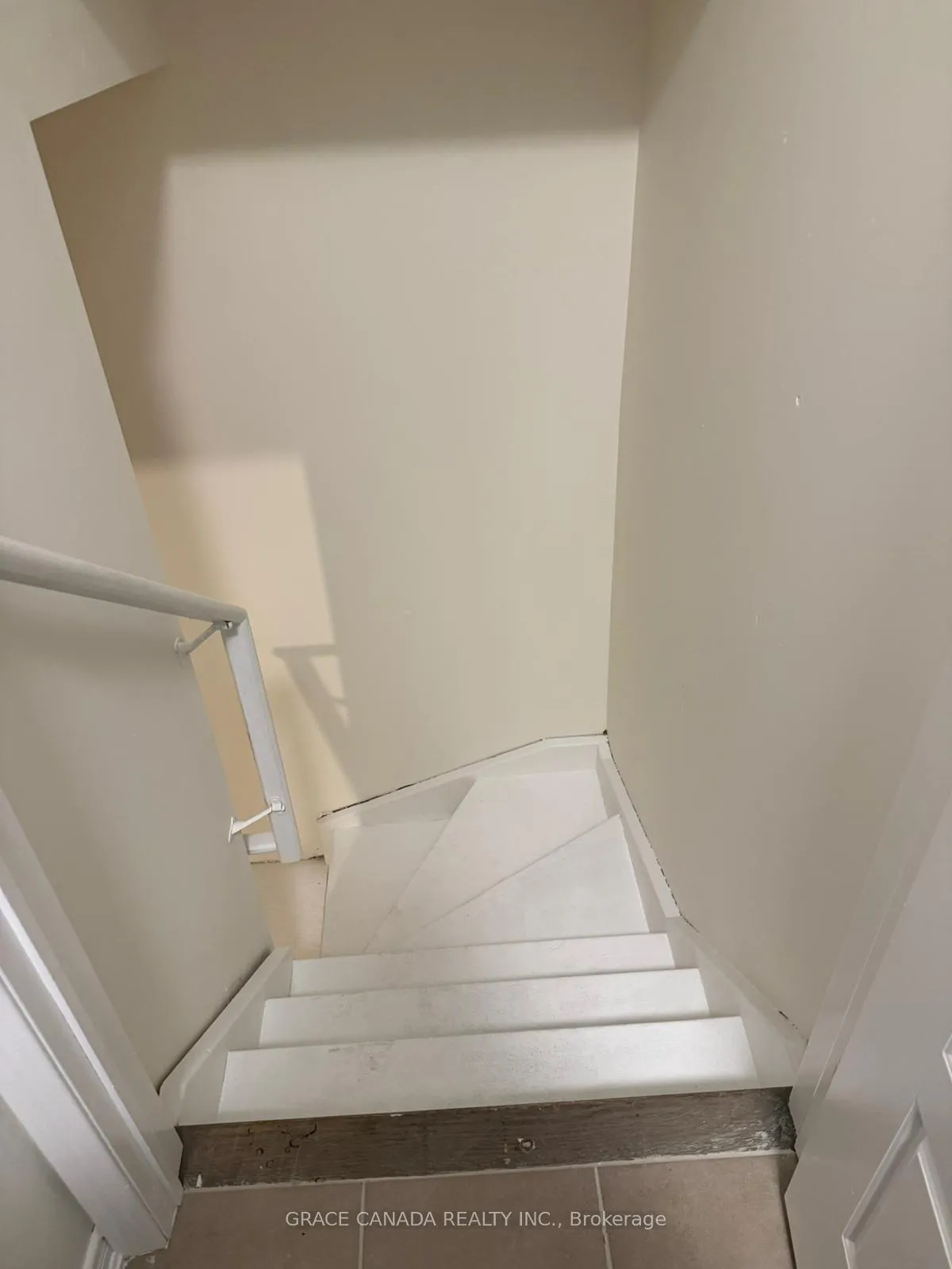 Photo 11 of 71 Bedrock Drive, Hamilton, Stoney Creek — HOMEH