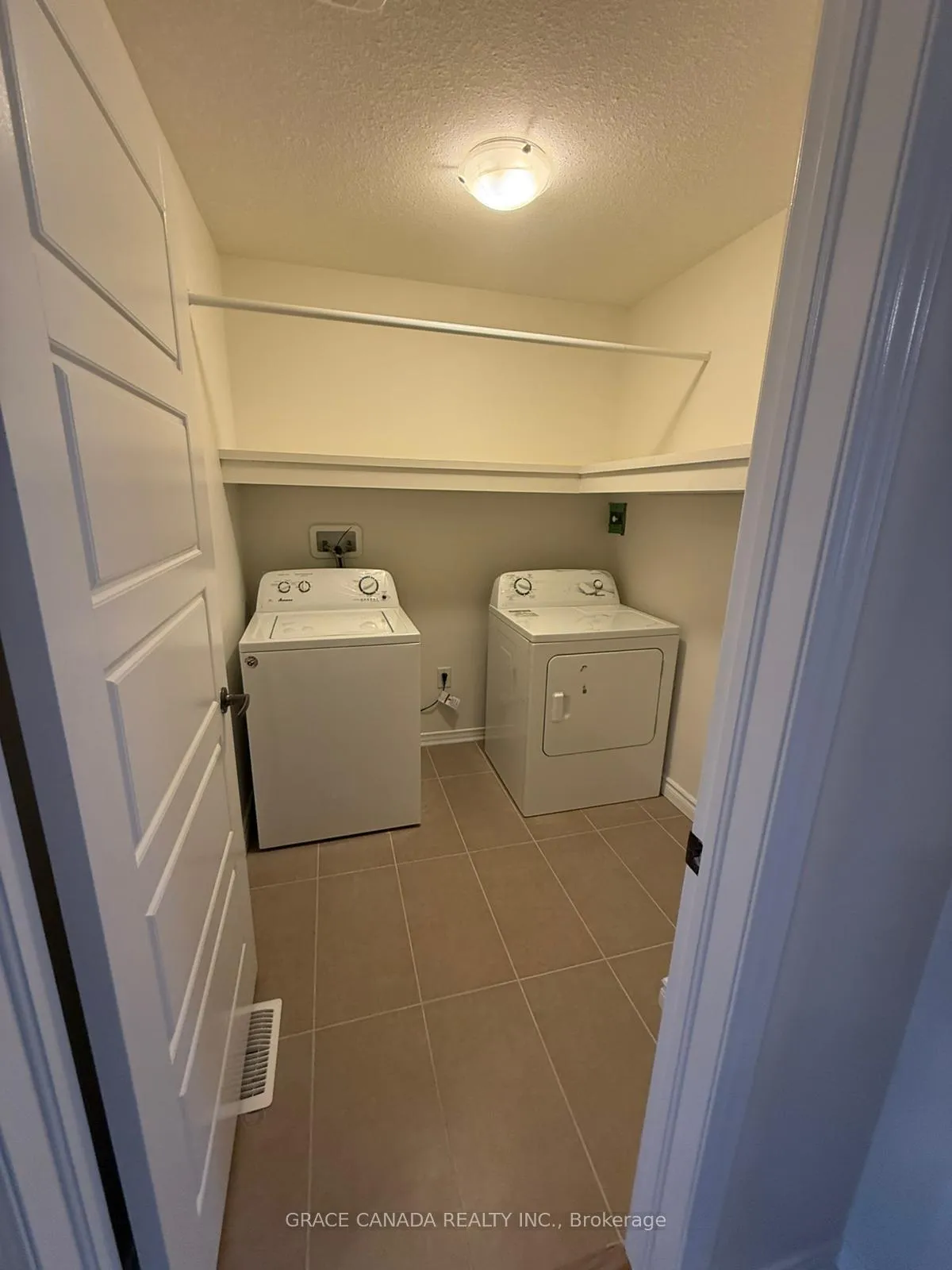 Photo 25 of 71 Bedrock Drive, Hamilton, Stoney Creek — HOMEH