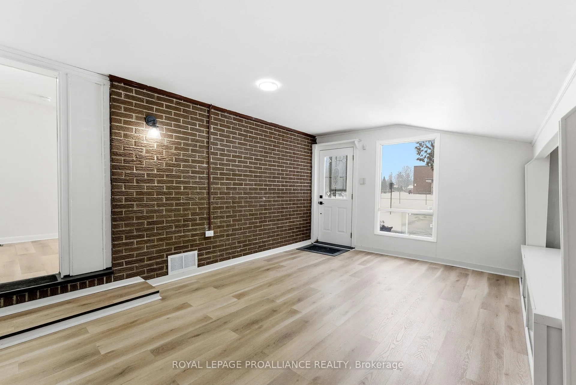 Photo 8 of 94 Rollins Drive, Belleville, Belleville Ward — HOMEH