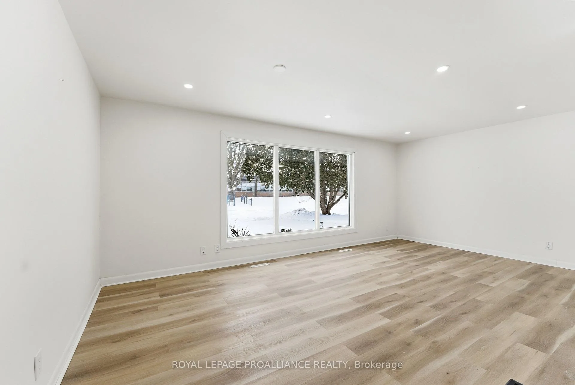Photo 11 of 94 Rollins Drive, Belleville, Belleville Ward — HOMEH
