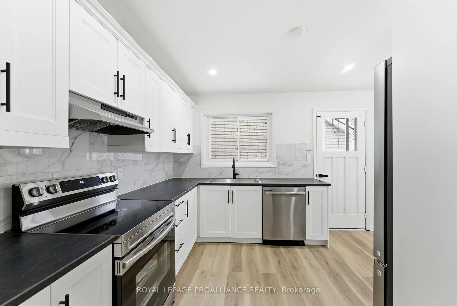 Photo 16 of 94 Rollins Drive, Belleville, Belleville Ward — HOMEH