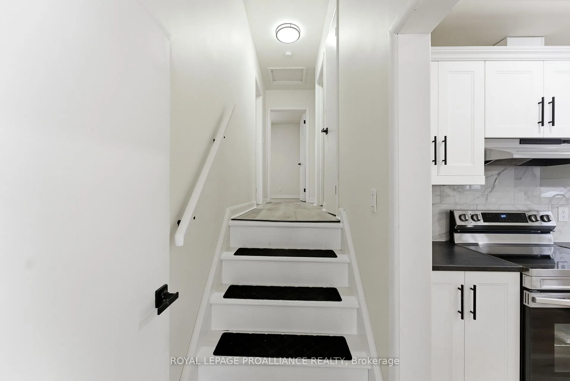 Photo 17 of 94 Rollins Drive, Belleville, Belleville Ward — HOMEH