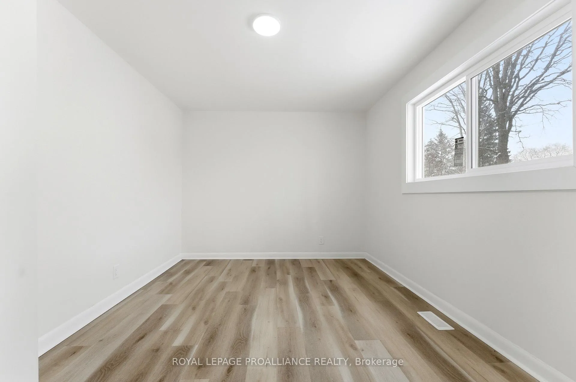 Photo 20 of 94 Rollins Drive, Belleville, Belleville Ward — HOMEH