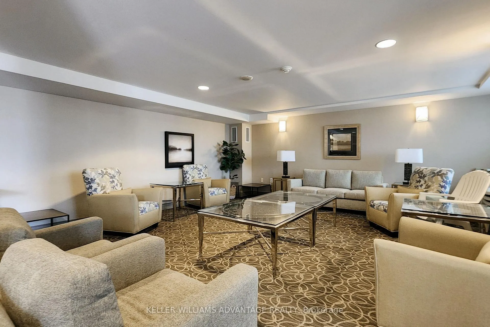 Photo 5 of Unit 405, 1863 Queen Street E, Toronto, The Beaches — HOMEH