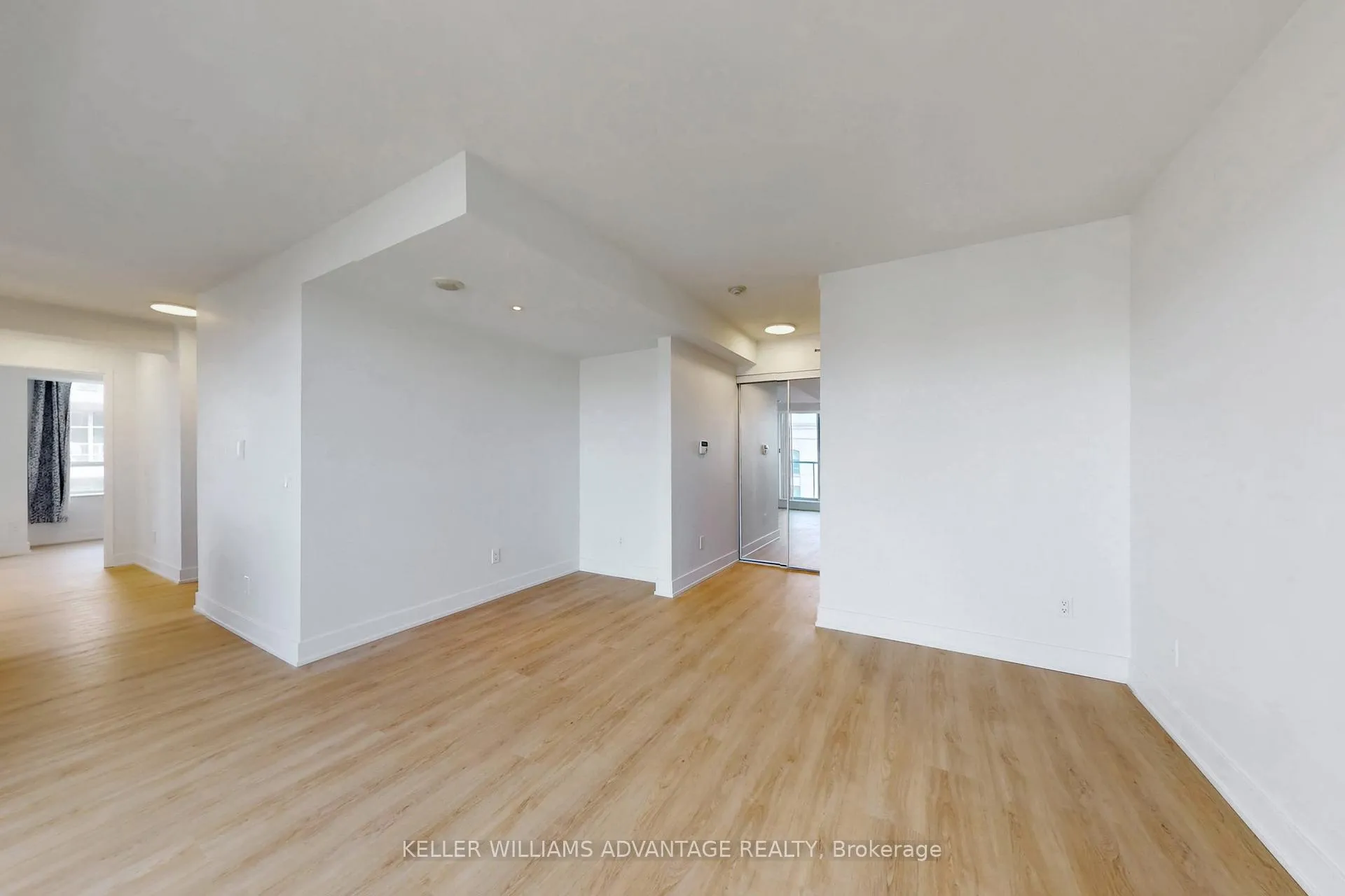 Photo 9 of Unit 405, 1863 Queen Street E, Toronto, The Beaches — HOMEH