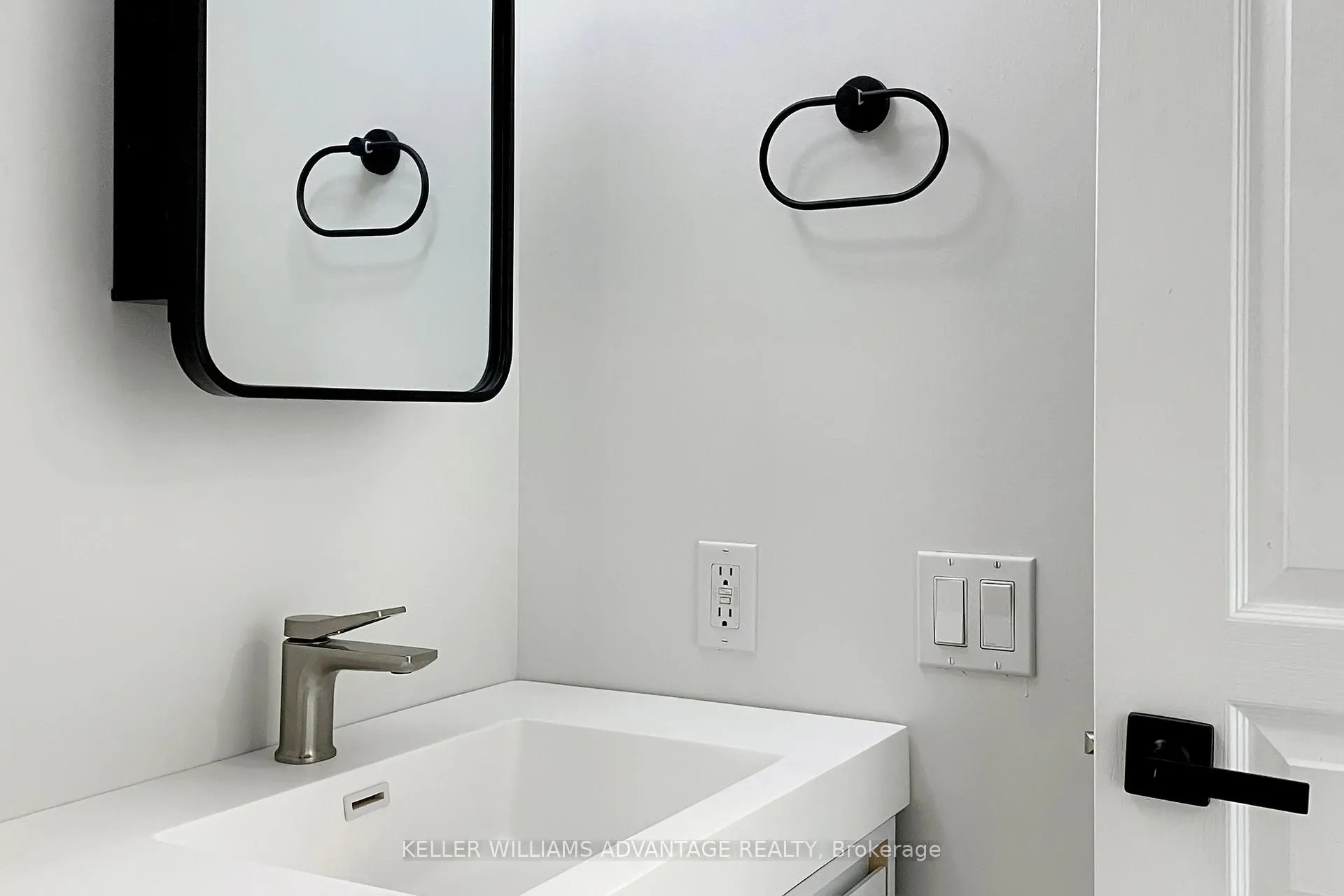 Photo 27 of Unit 405, 1863 Queen Street E, Toronto, The Beaches — HOMEH