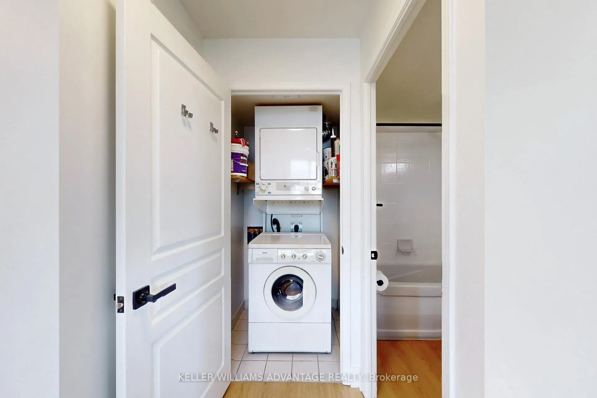 Photo 28 of Unit 405, 1863 Queen Street E, Toronto, The Beaches — HOMEH