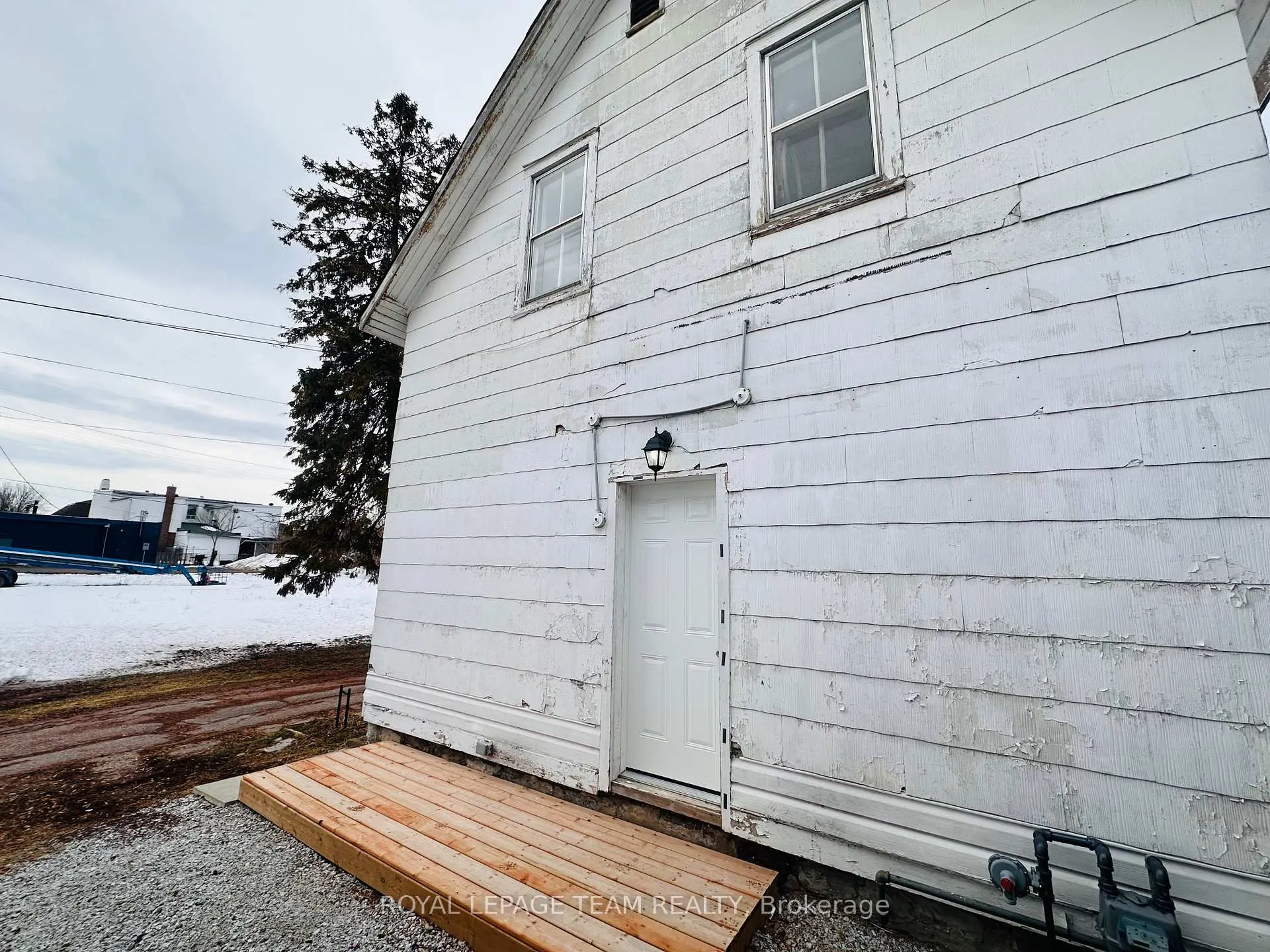 Photo 3 of 202 Bell Street, Arnprior — HOMEH
