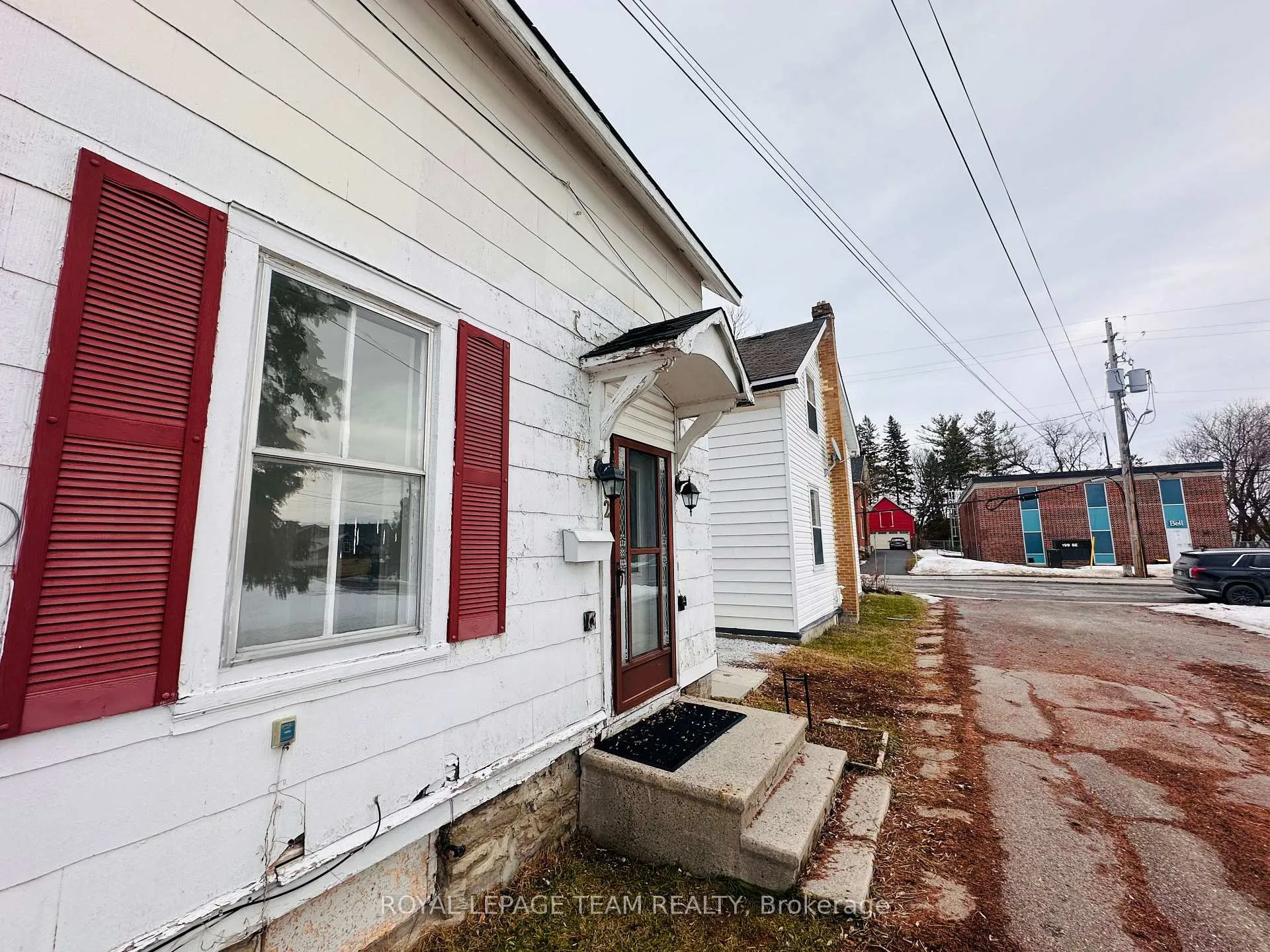 Photo 4 of 202 Bell Street, Arnprior — HOMEH