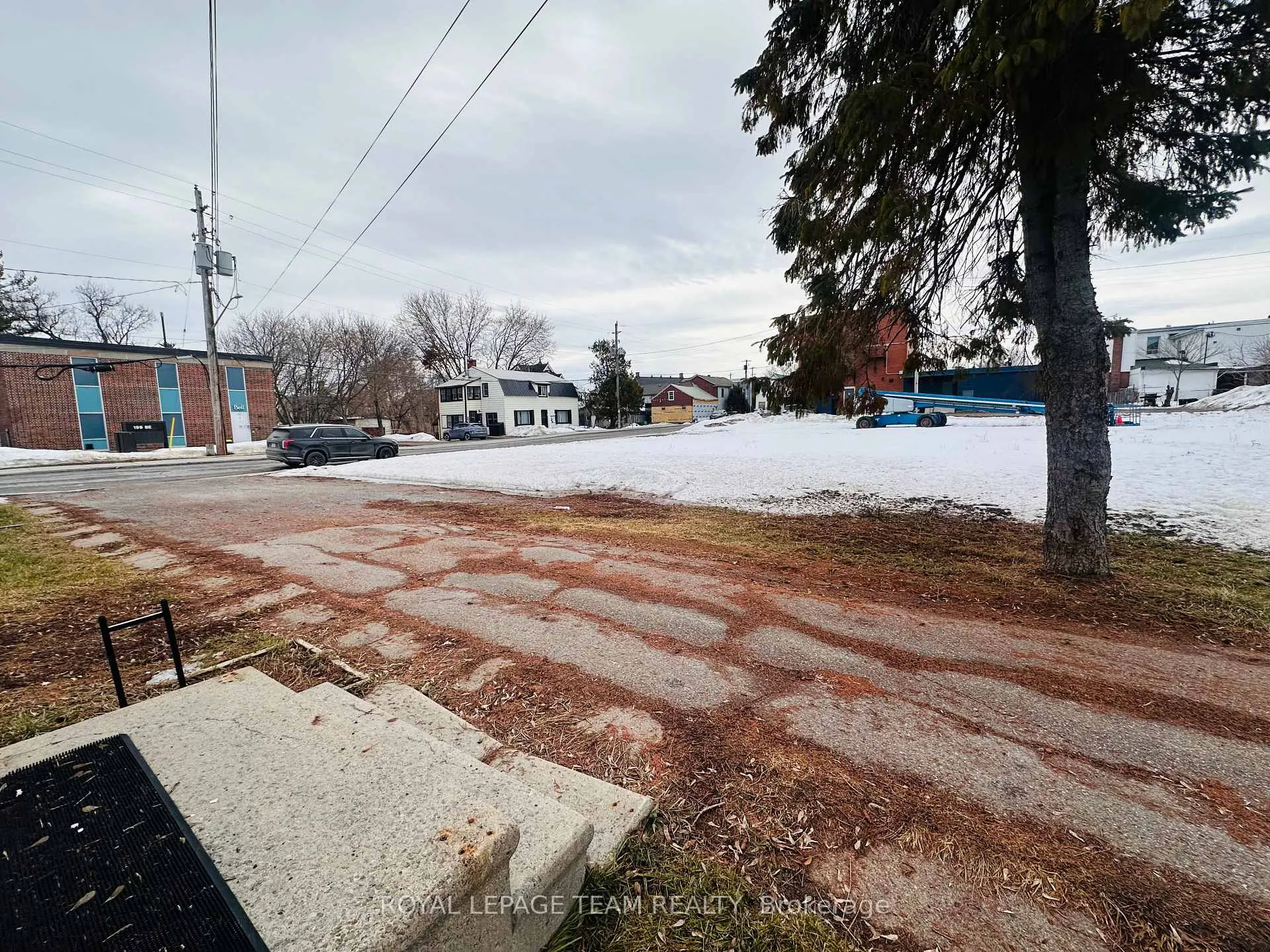 Photo 5 of 202 Bell Street, Arnprior — HOMEH