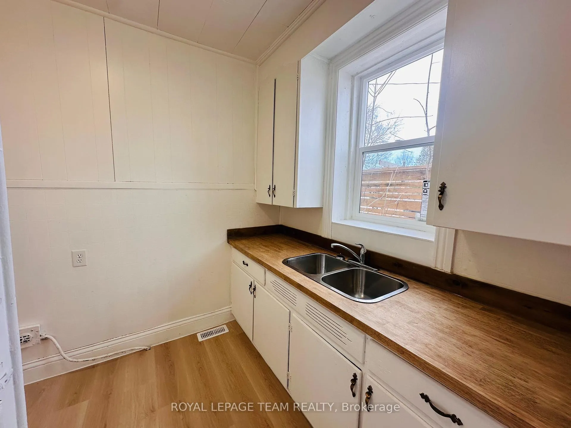 Photo 12 of 202 Bell Street, Arnprior — HOMEH