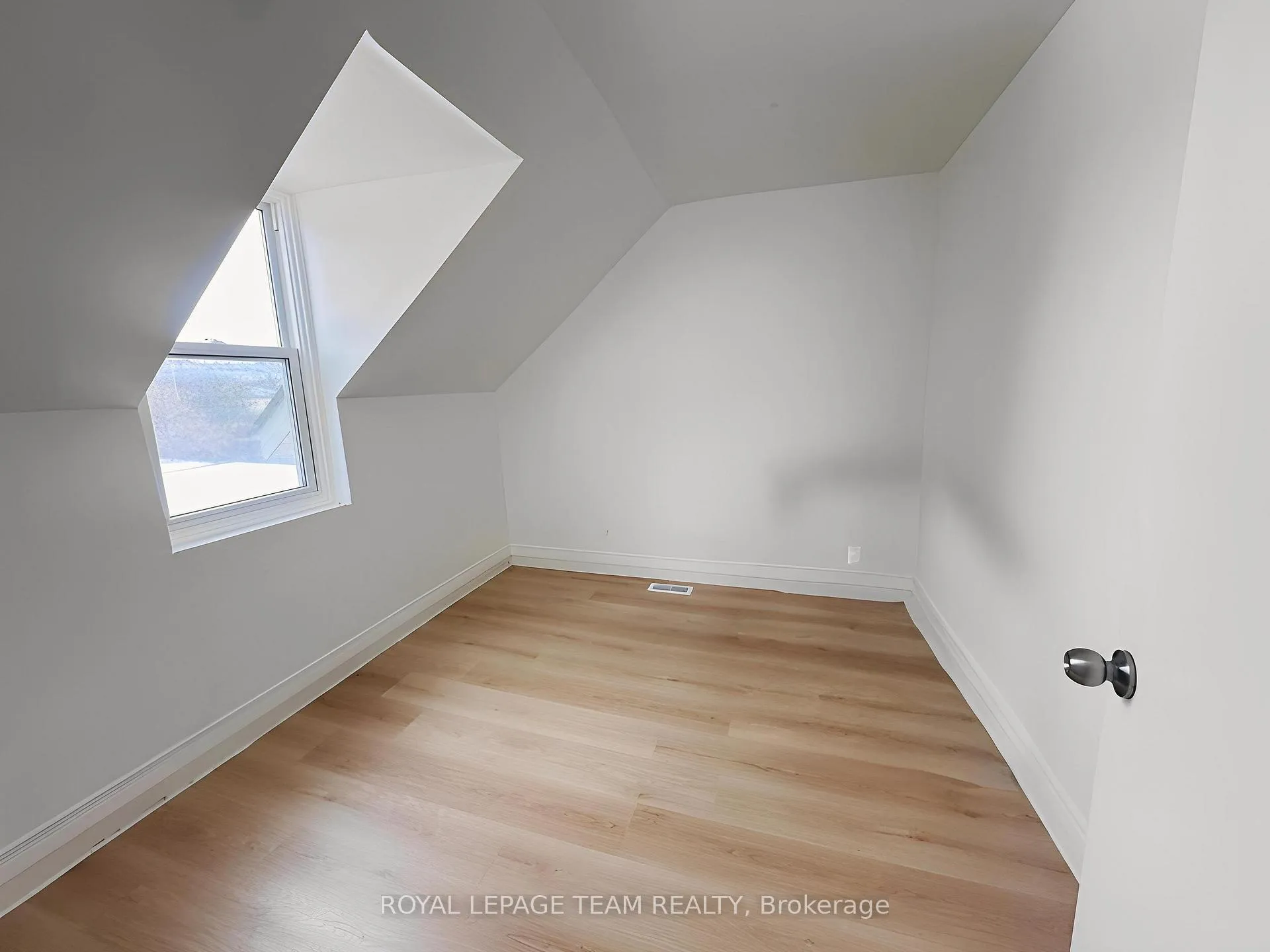 Photo 19 of 202 Bell Street, Arnprior — HOMEH