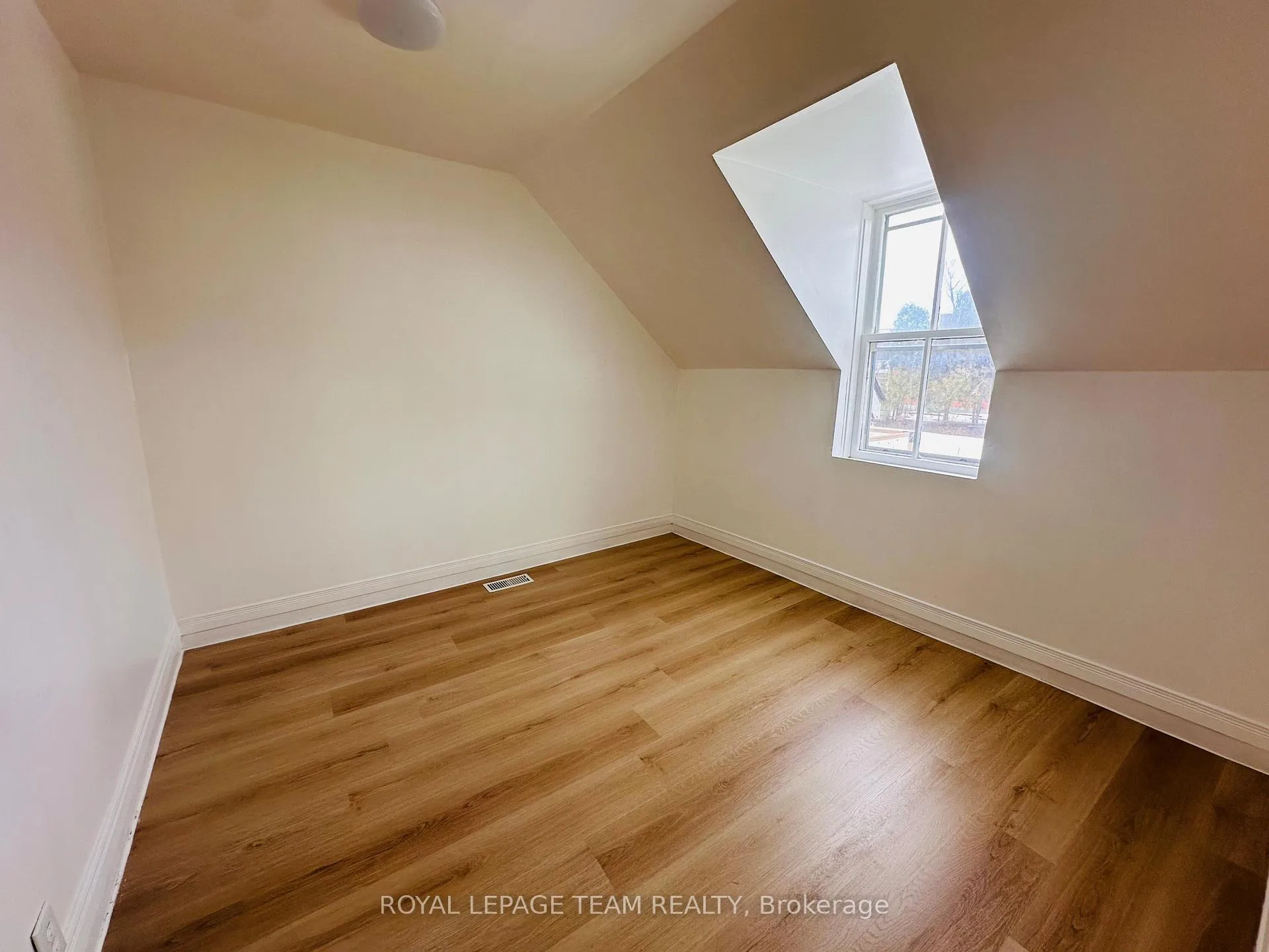 Photo 21 of 202 Bell Street, Arnprior — HOMEH
