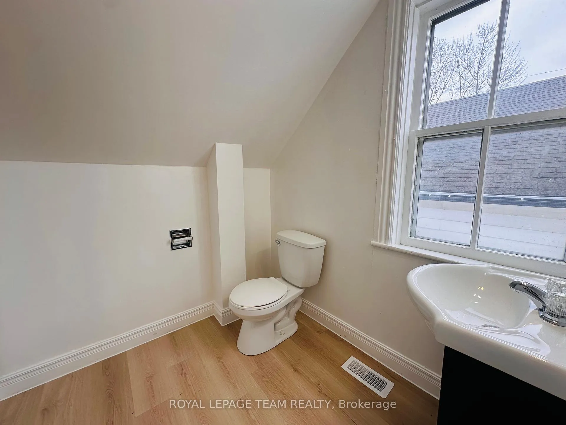 Photo 24 of 202 Bell Street, Arnprior — HOMEH