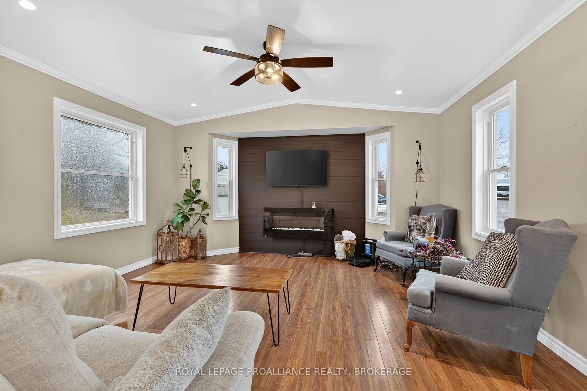 Photo 5 of 1288 Asselstine Road, Frontenac, Frontenac South — HOMEH