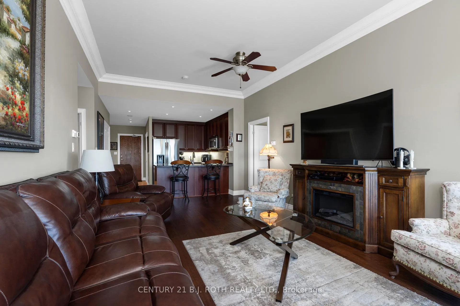 Photo 8 of Unit PH09, 37 Ellen Street, Barrie, Lakeshore — HOMEH