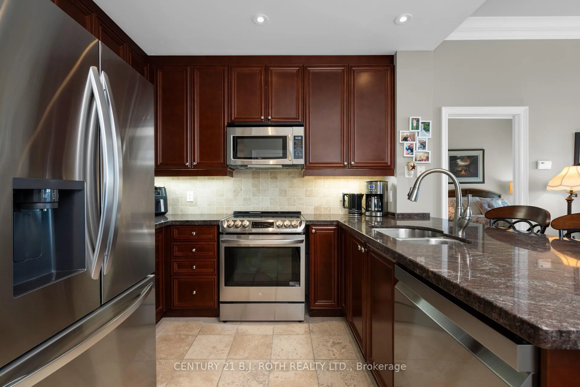 Photo 14 of Unit PH09, 37 Ellen Street, Barrie, Lakeshore — HOMEH