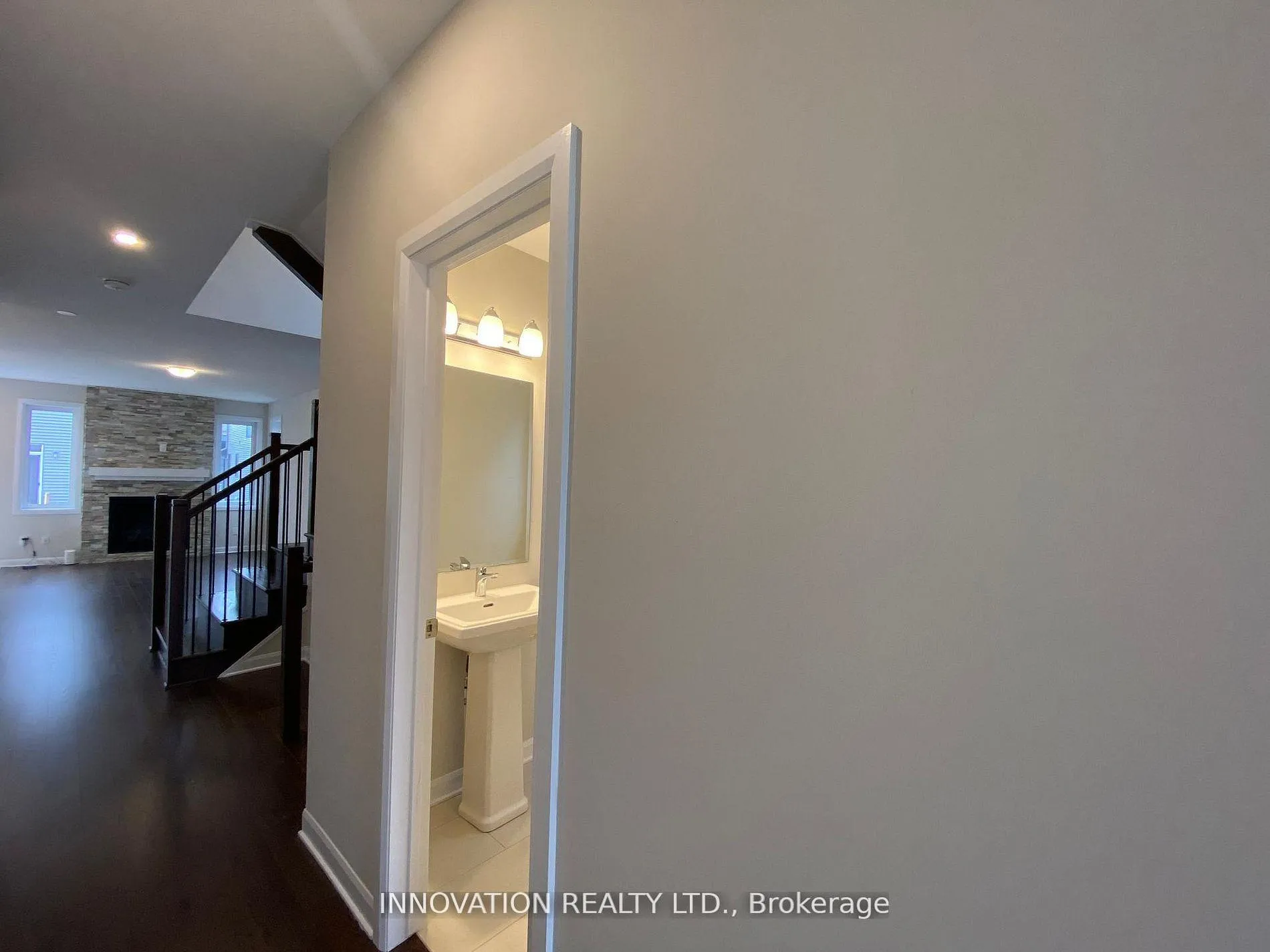 Photo 4 of 213 Invention Boulevard, Ottawa, Kanata - Morgan's Grant/South March — HOMEH