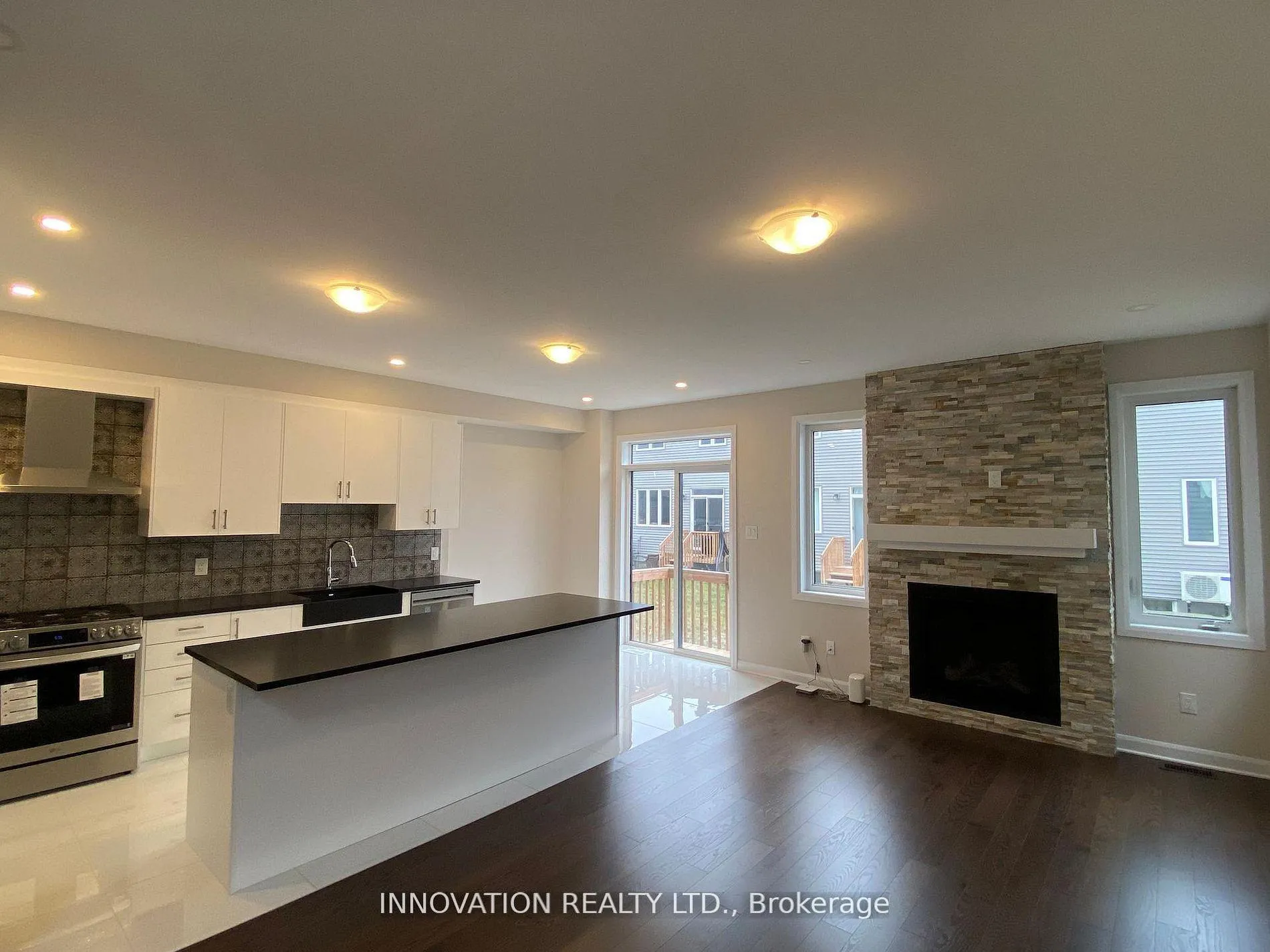 Photo 10 of 213 Invention Boulevard, Ottawa, Kanata - Morgan's Grant/South March — HOMEH