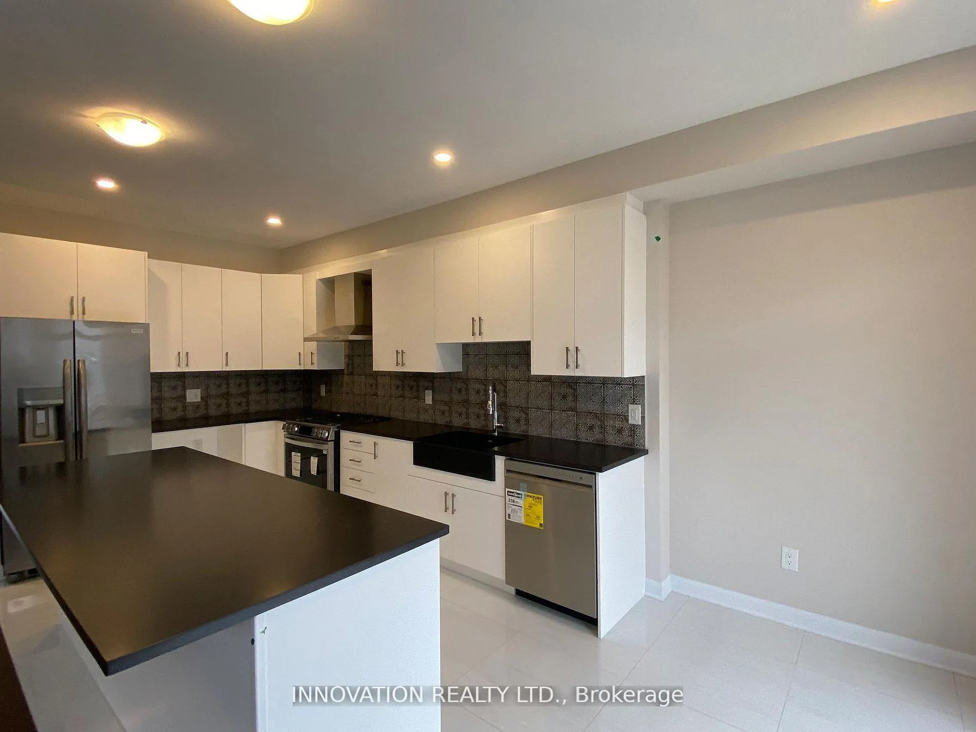 Photo 11 of 213 Invention Boulevard, Ottawa, Kanata - Morgan's Grant/South March — HOMEH