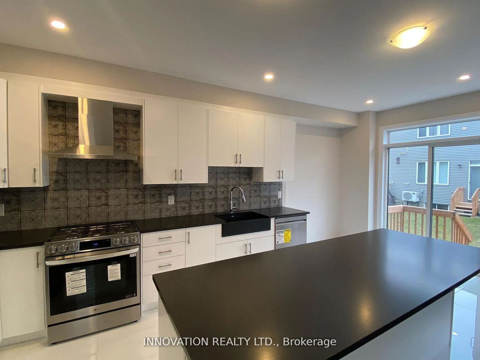Photo 14 of 213 Invention Boulevard, Ottawa, Kanata - Morgan's Grant/South March — HOMEH