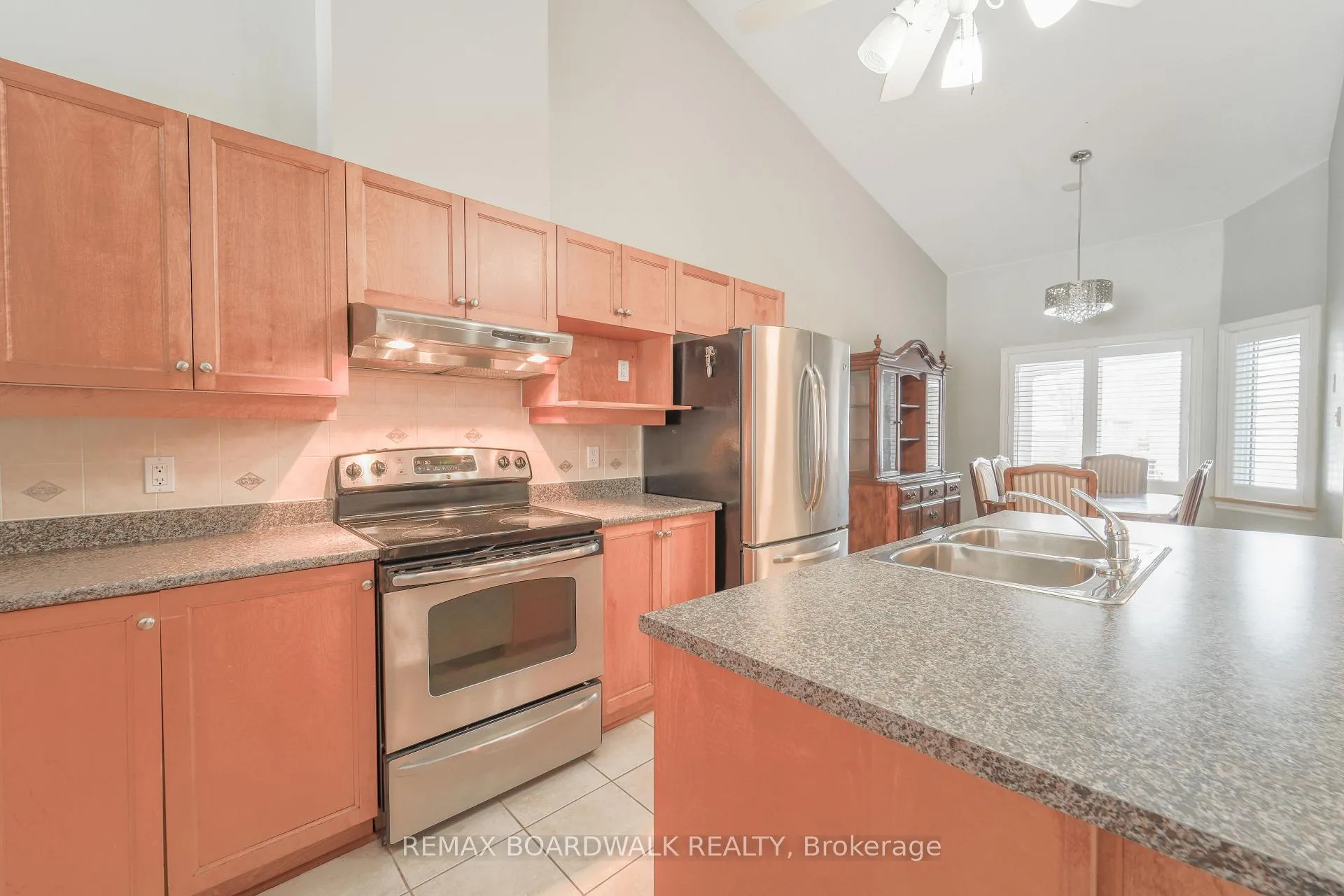 Photo 10 of 57 Nighthawk Crescent, Ottawa, Kanata - Bridlewood — HOMEH