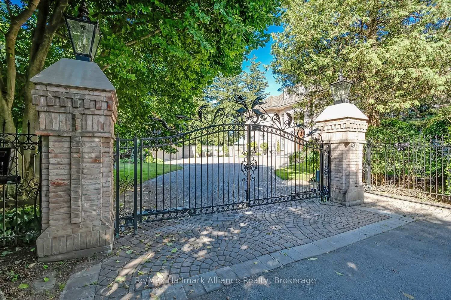 Photo 2 of 49 Cox Drive, Oakville, Morrison — HOMEH