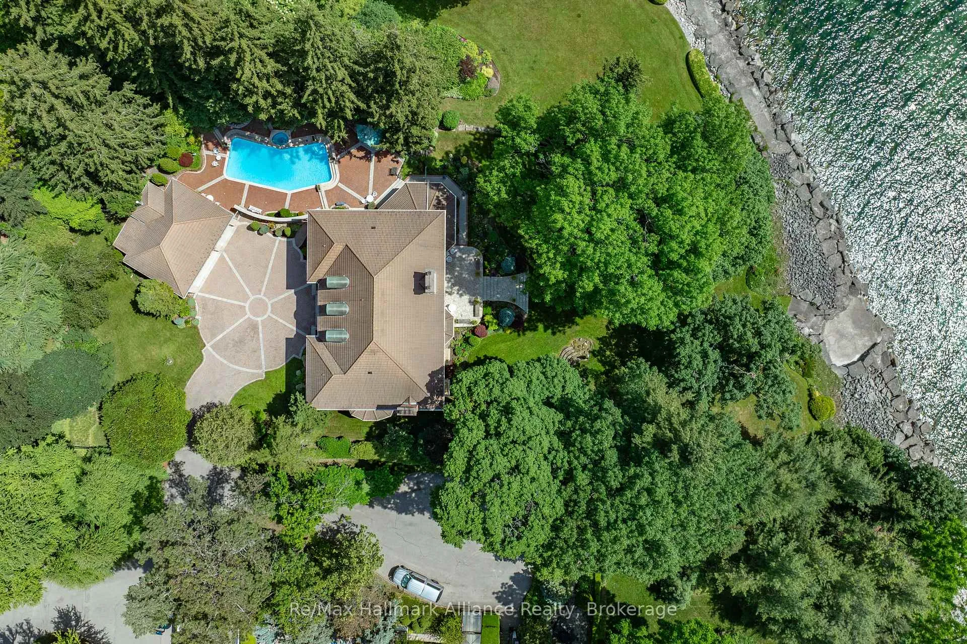 Photo 6 of 49 Cox Drive, Oakville, Morrison — HOMEH