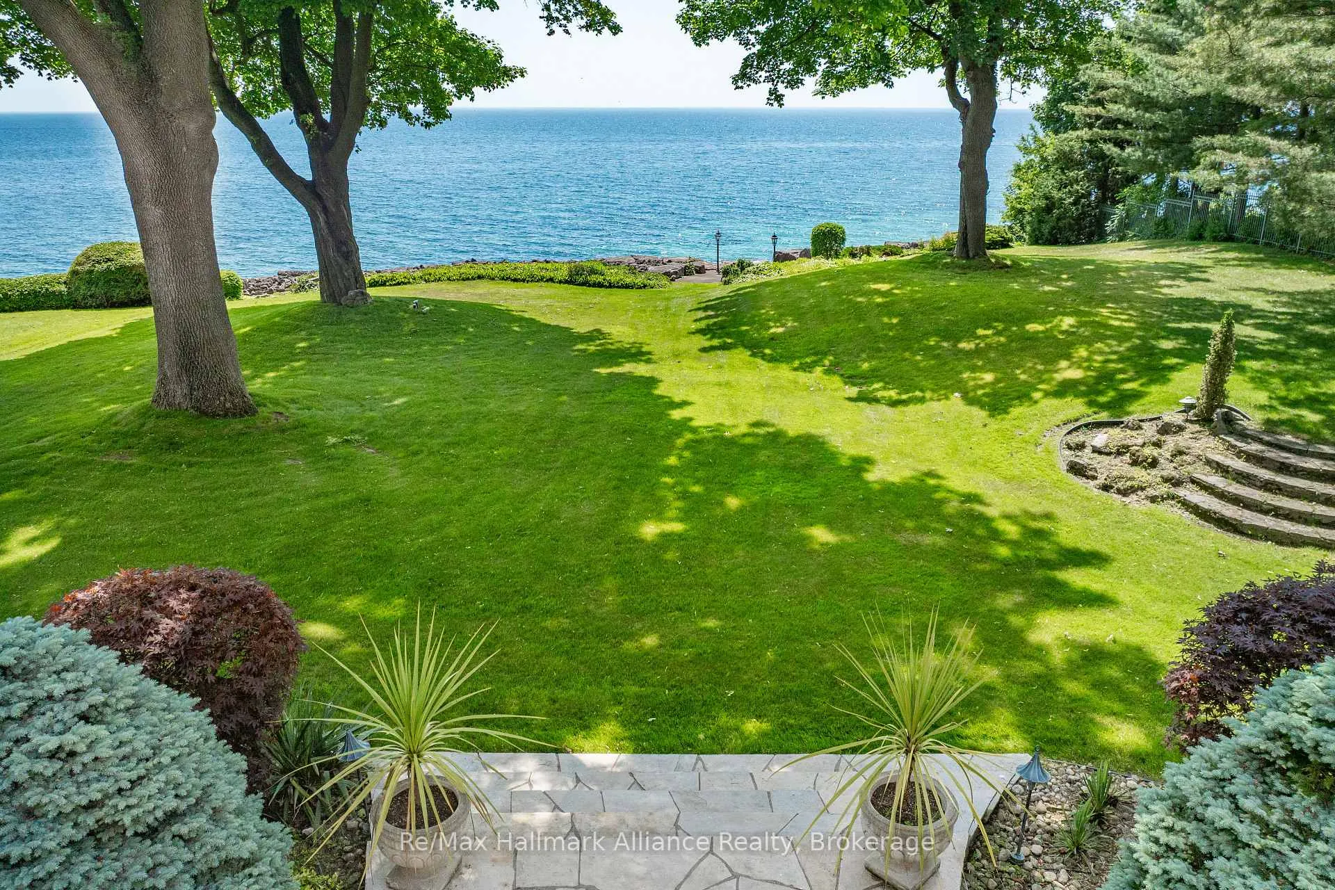 Photo 9 of 49 Cox Drive, Oakville, Morrison — HOMEH