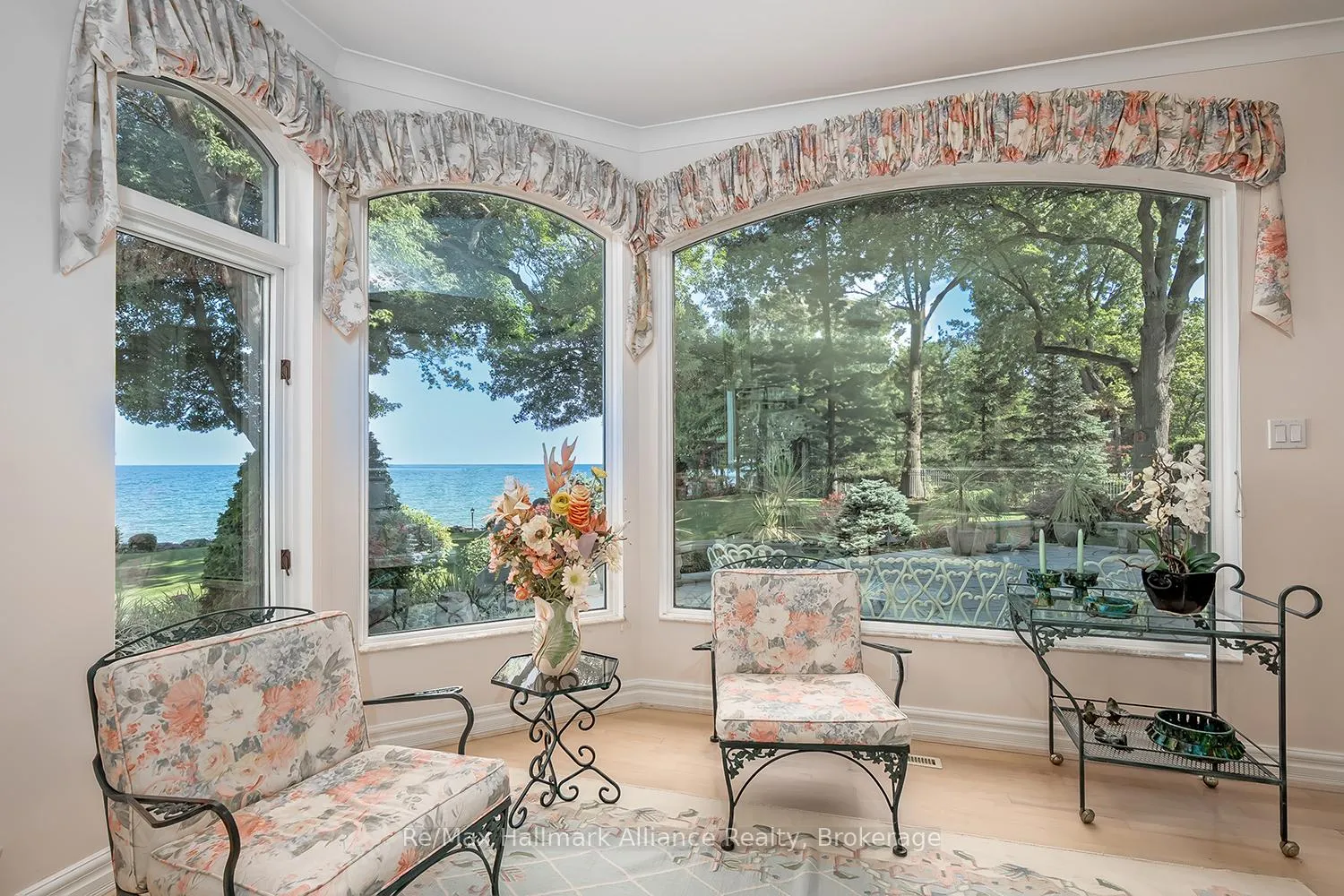 Photo 16 of 49 Cox Drive, Oakville, Morrison — HOMEH