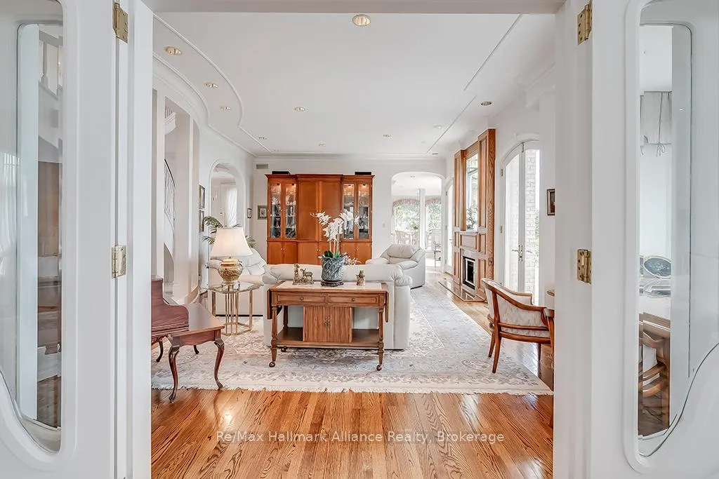 Photo 19 of 49 Cox Drive, Oakville, Morrison — HOMEH