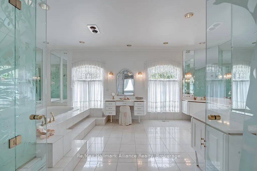 Photo 28 of 49 Cox Drive, Oakville, Morrison — HOMEH