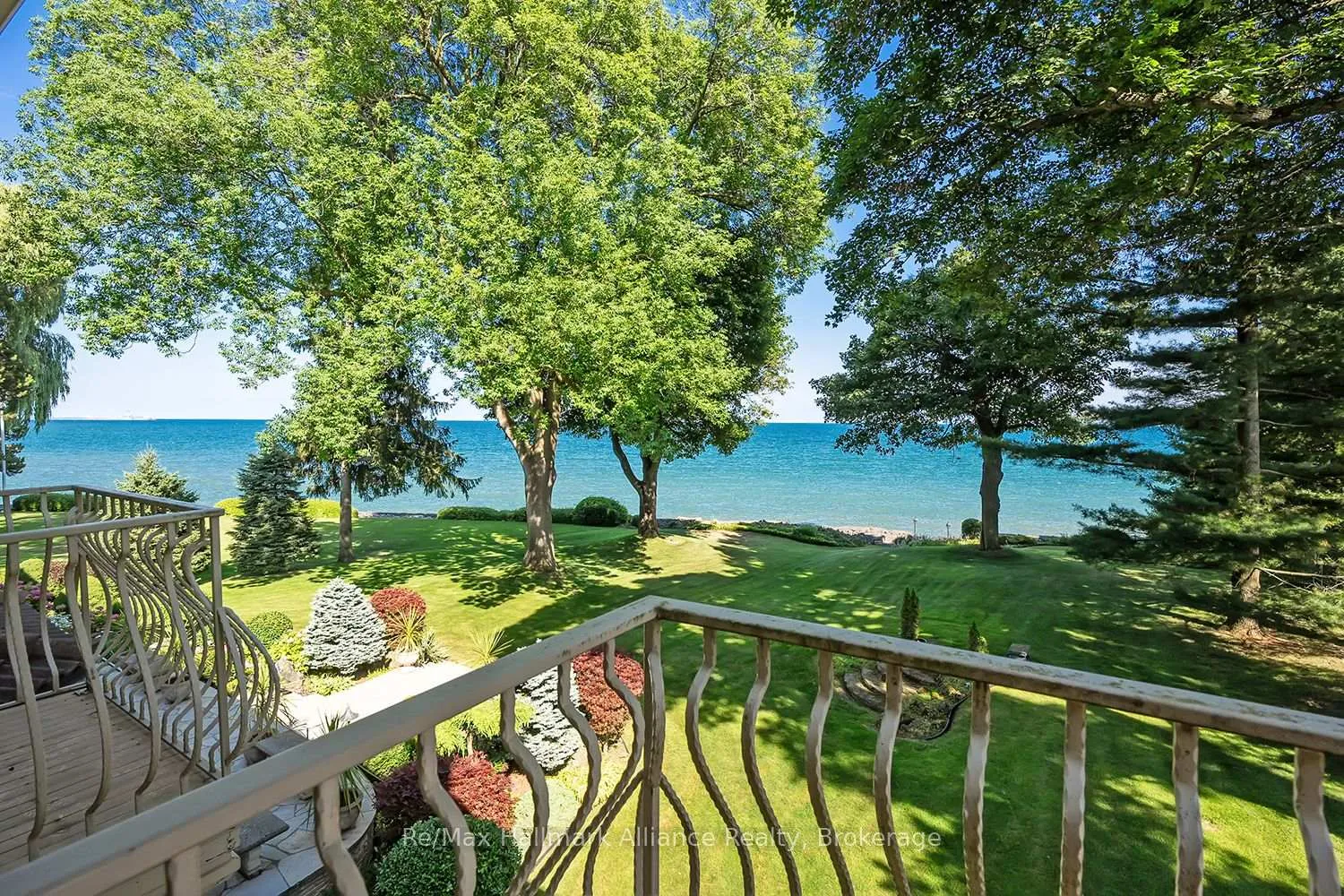 Photo 31 of 49 Cox Drive, Oakville, Morrison — HOMEH