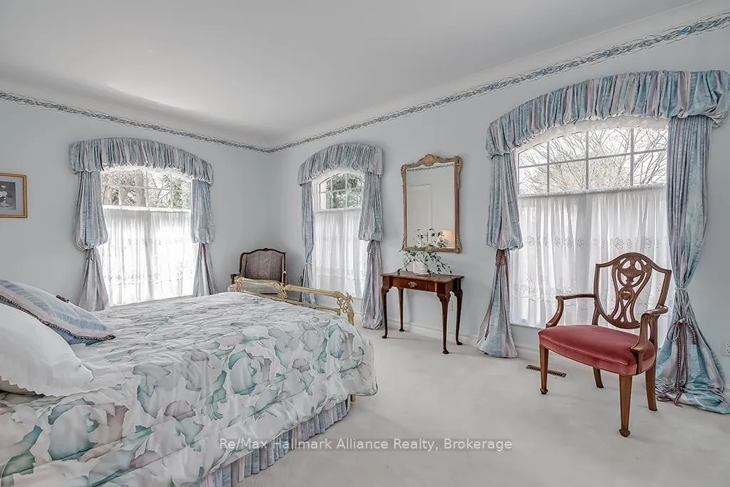 Photo 32 of 49 Cox Drive, Oakville, Morrison — HOMEH