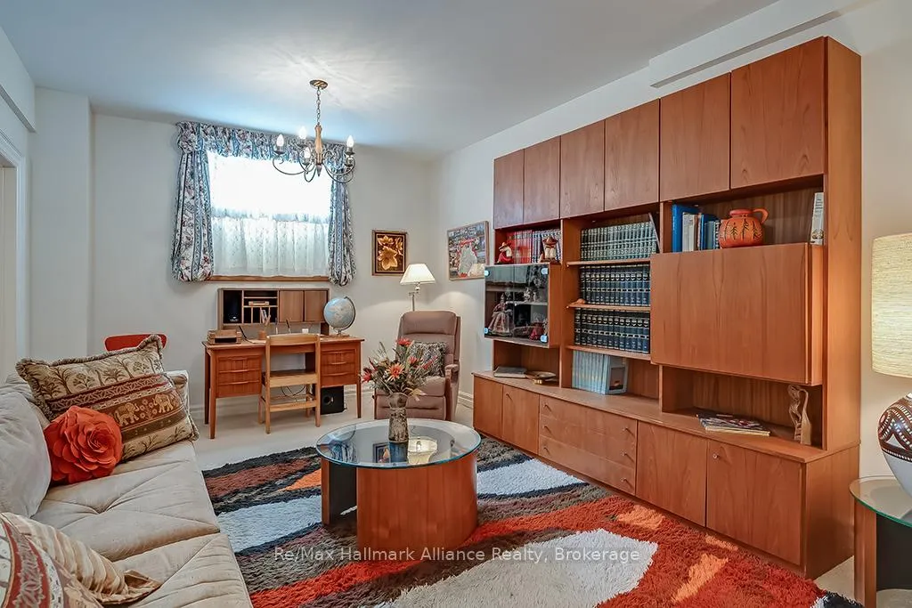 Photo 34 of 49 Cox Drive, Oakville, Morrison — HOMEH