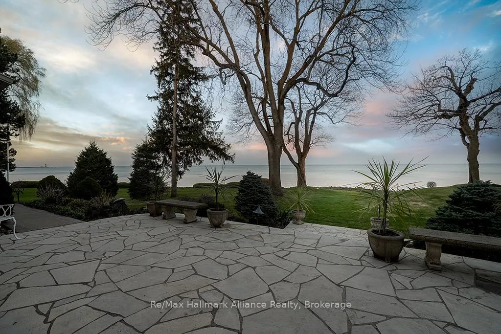 Photo 43 of 49 Cox Drive, Oakville, Morrison — HOMEH