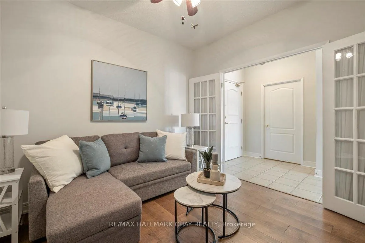 Photo 13 of Unit 903, 2 Toronto Street, Barrie, City Centre — HOMEH