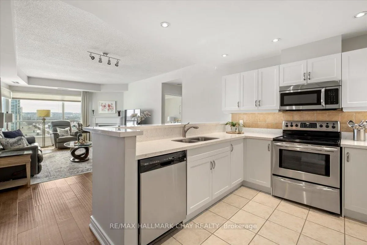 Photo 14 of Unit 903, 2 Toronto Street, Barrie, City Centre — HOMEH