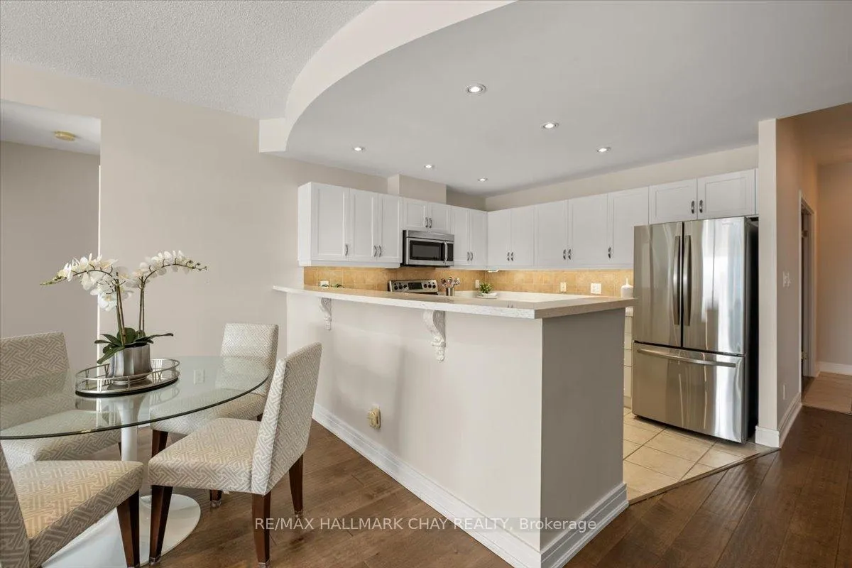 Photo 18 of Unit 903, 2 Toronto Street, Barrie, City Centre — HOMEH