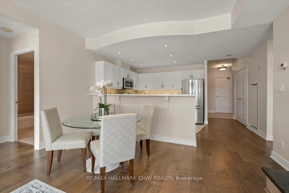 Photo 19 of Unit 903, 2 Toronto Street, Barrie, City Centre — HOMEH