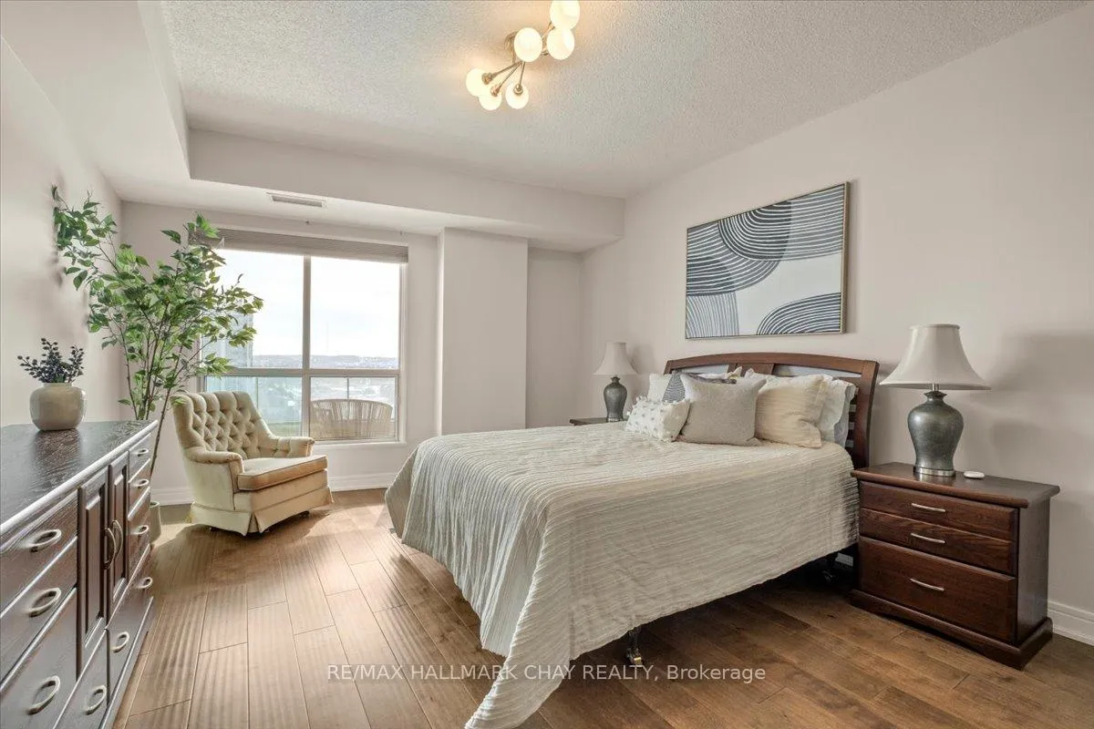 Photo 27 of Unit 903, 2 Toronto Street, Barrie, City Centre — HOMEH