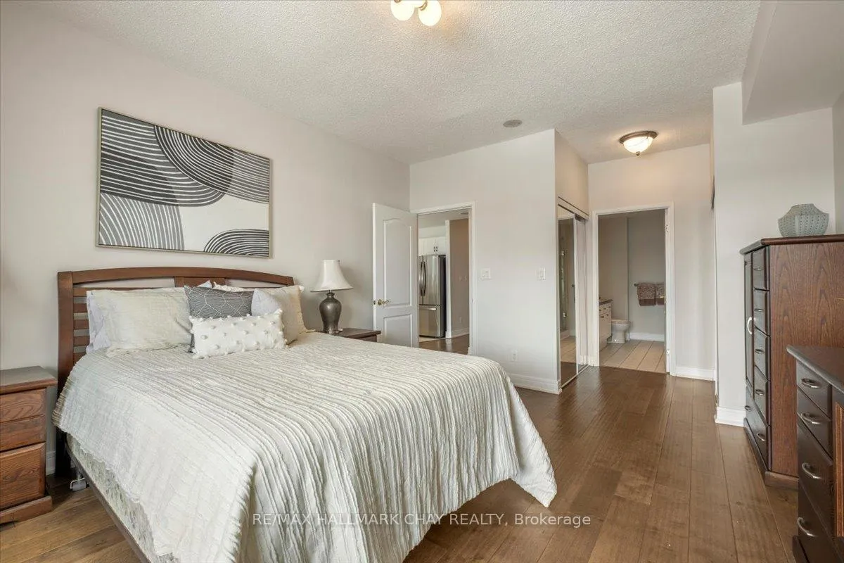 Photo 29 of Unit 903, 2 Toronto Street, Barrie, City Centre — HOMEH