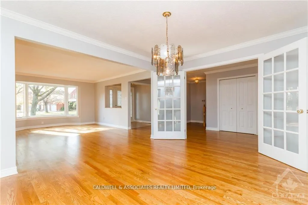 Photo 6 of 13 Sai Crescent, Ottawa, Hunt Club Park — HOMEH