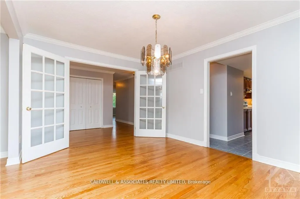 Photo 7 of 13 Sai Crescent, Ottawa, Hunt Club Park — HOMEH