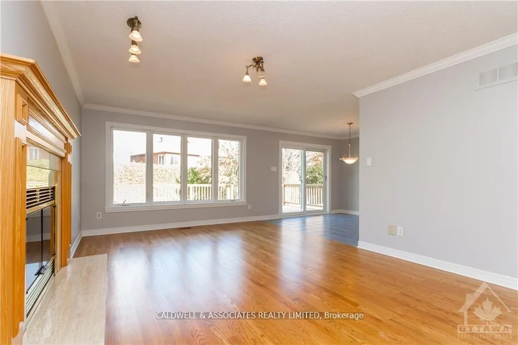 Photo 13 of 13 Sai Crescent, Ottawa, Hunt Club Park — HOMEH