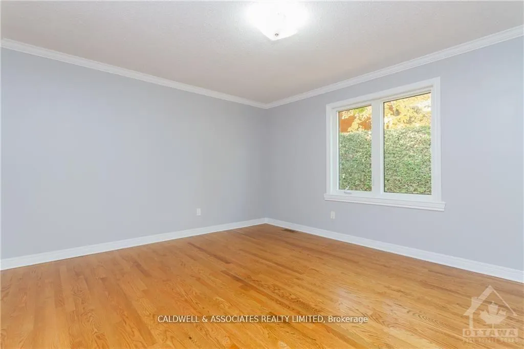 Photo 15 of 13 Sai Crescent, Ottawa, Hunt Club Park — HOMEH