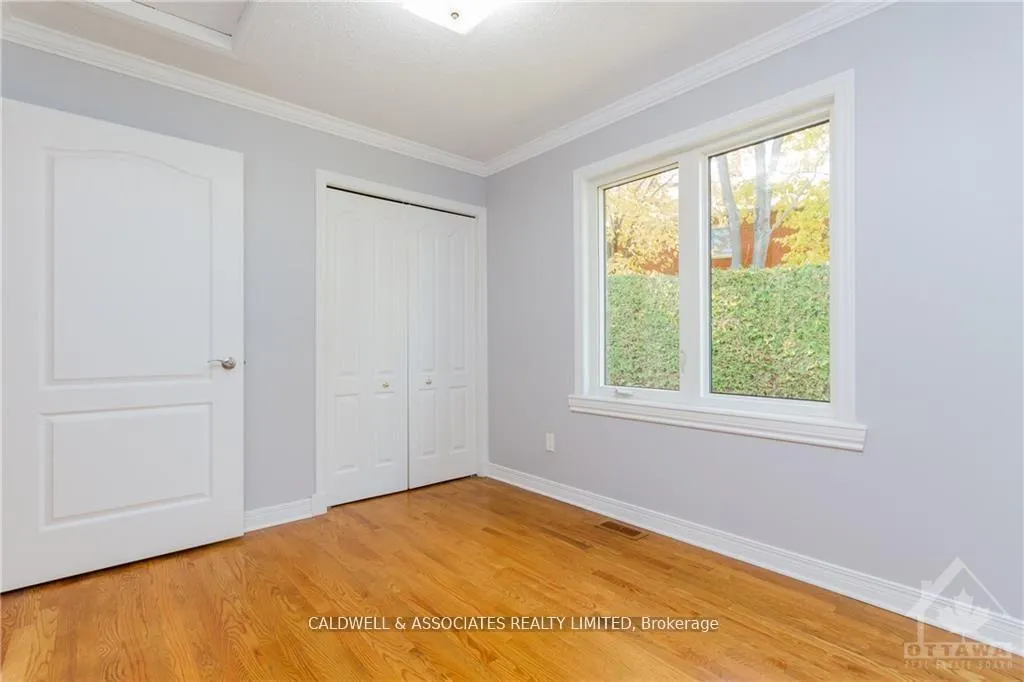 Photo 17 of 13 Sai Crescent, Ottawa, Hunt Club Park — HOMEH