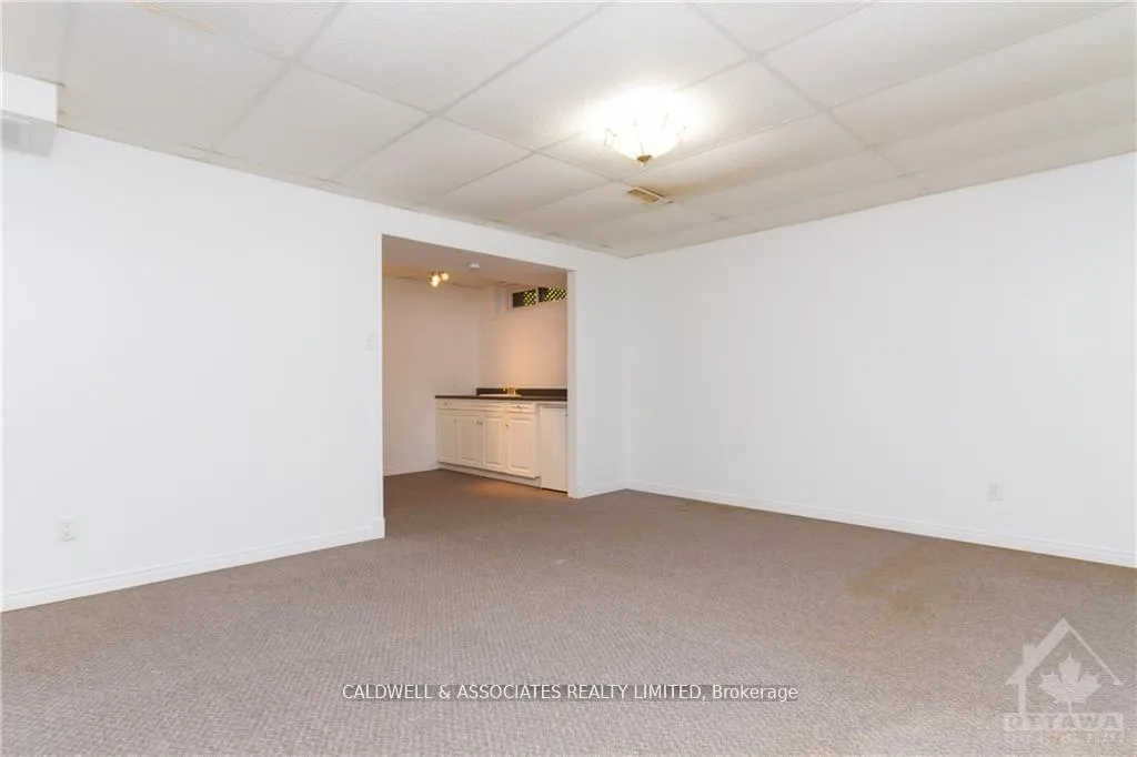 Photo 21 of 13 Sai Crescent, Ottawa, Hunt Club Park — HOMEH