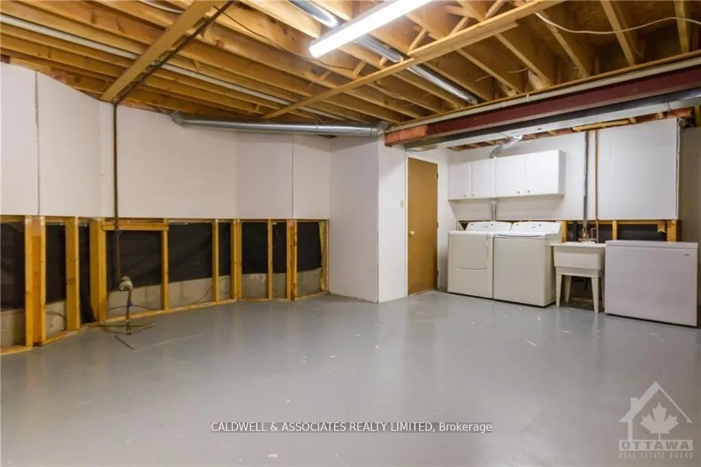 Photo 25 of 13 Sai Crescent, Ottawa, Hunt Club Park — HOMEH