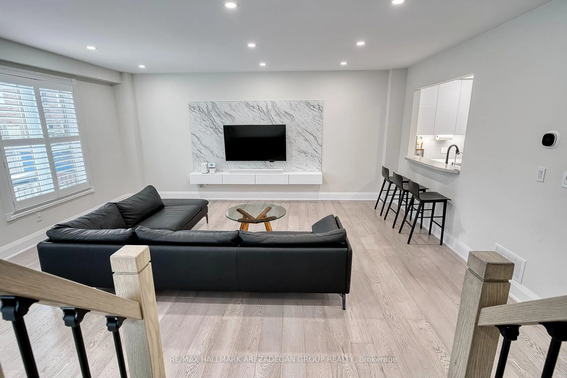 Photo 2 of 38 Orchid Road, Markham, Commerce Valley — HOMEH